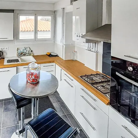 2 Bedroom Beautiful In * Royan
